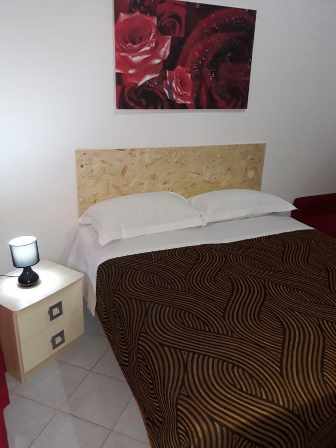 Rooms Center Wolf - Matrimoniale E Comunicanti Matera Exterior foto